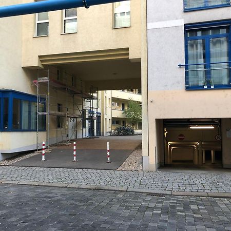 Sonnige Wohnung Im Zentrum Mit Terrasse U Tiefgarage - Netflix & Prime Лейпциг Экстерьер фото